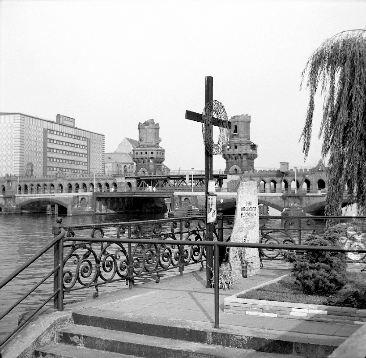Berlin, August 1963 – Gedenkort für Udo Düllick am Gröbenufer (Fotograf: Günther Loibl)