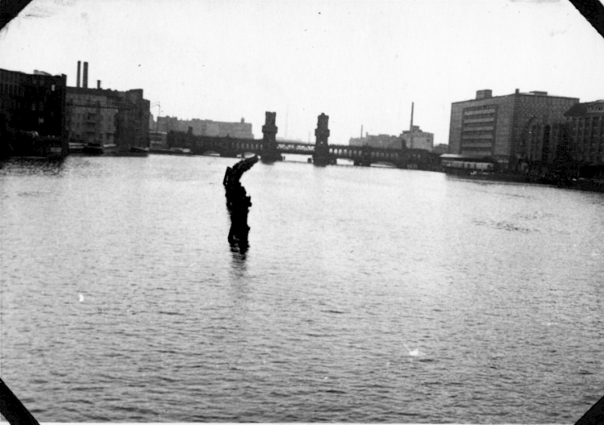Berlin, ca. 1968 – Sperranlagen im Osthafen (Fotograf: Wolfgang Böttger)