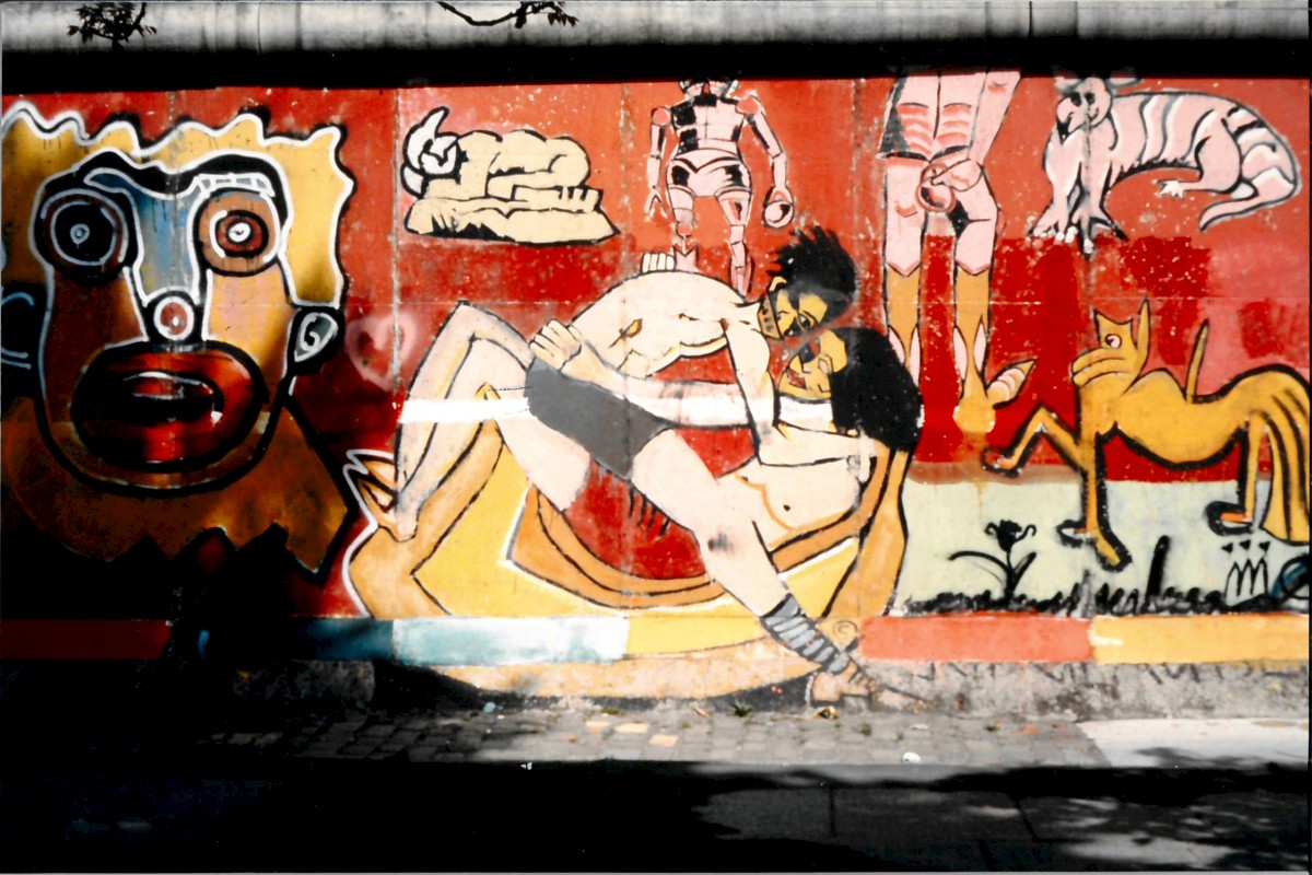 Berlin, ca. 1988 – Mauerkunst auf der Grenzmauer 75 in Kreuzberg (Fotograf: Detlef Gallinge)