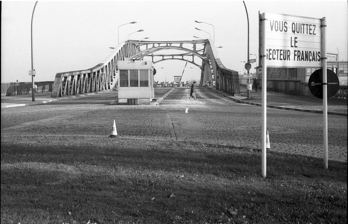 Berlin, 29. November 1977 – Grenzübergangstelle Bornholmer Straße auf der Bösebrücke (Fotograf: Edmund Kasperski)