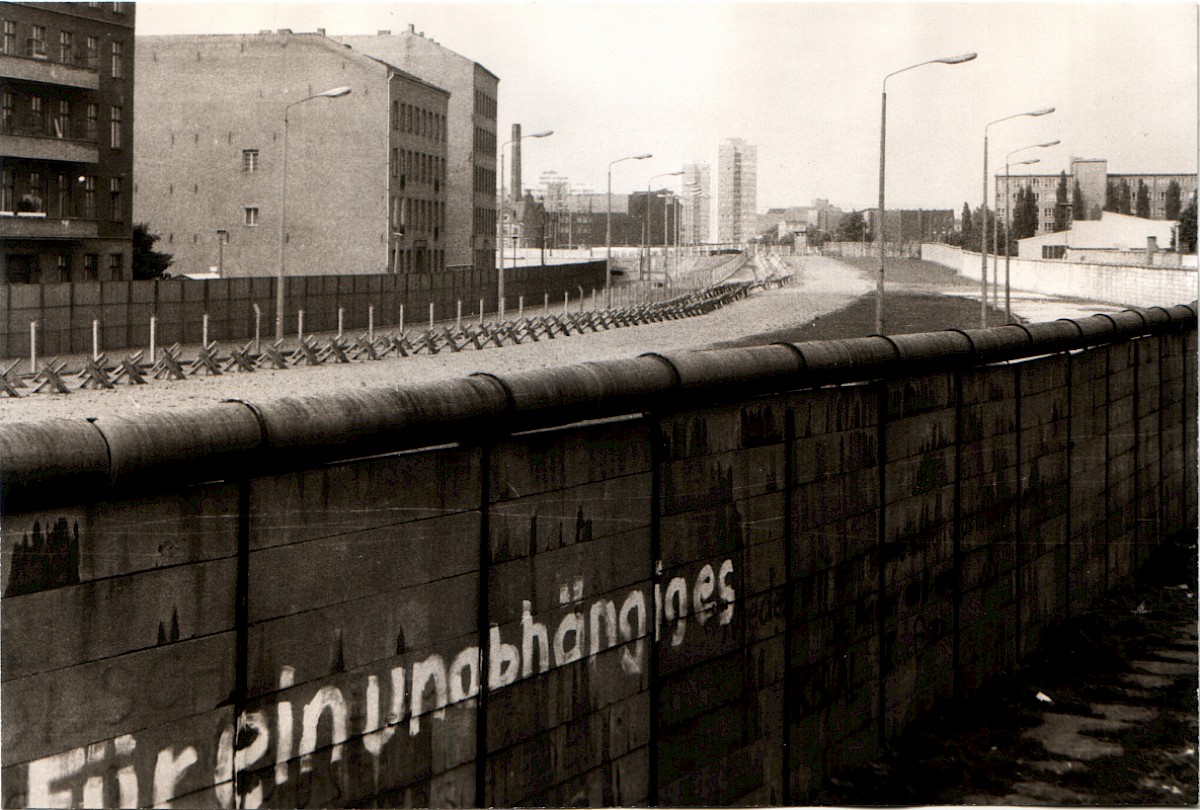Berlin, Juli 1975 – Grenzanlagen am Bethaniendamm in Richtung Spree (Fotograf: Hans-Joachim Grimm)