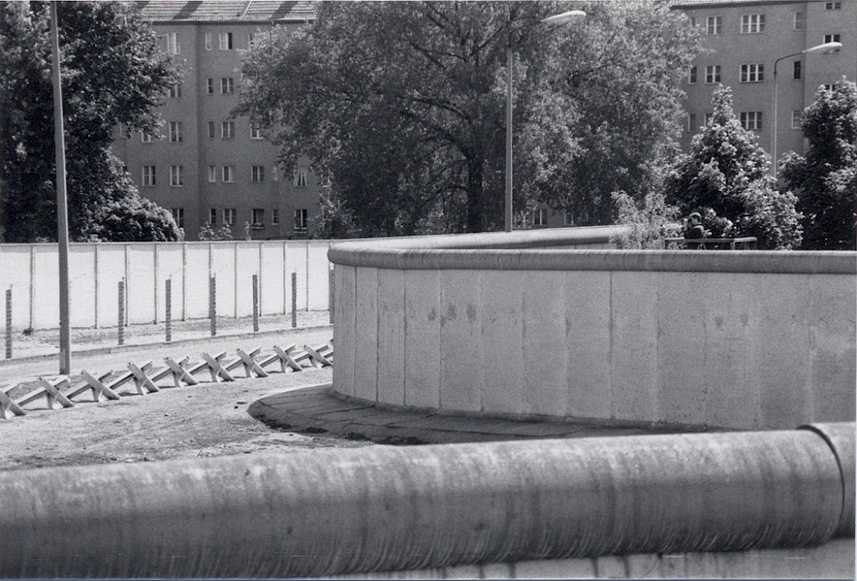 Berlin, Mai 1986 – Grenzstreifen an der Lohmühlenbrücke (Fotograf: Hans-Joachim Grimm)
