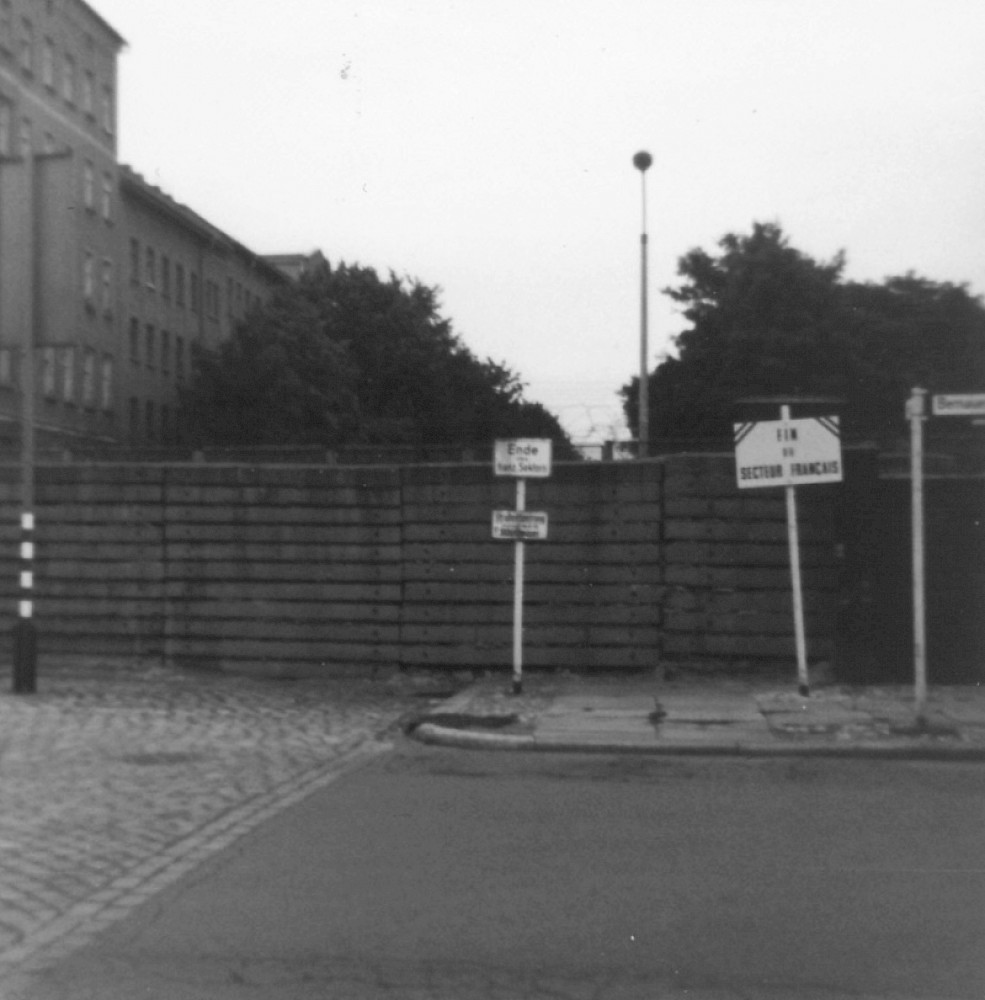 Berlin, 1970 – Grenzmauer an der Ackerstraße (Fotograf: Titia Tebben)