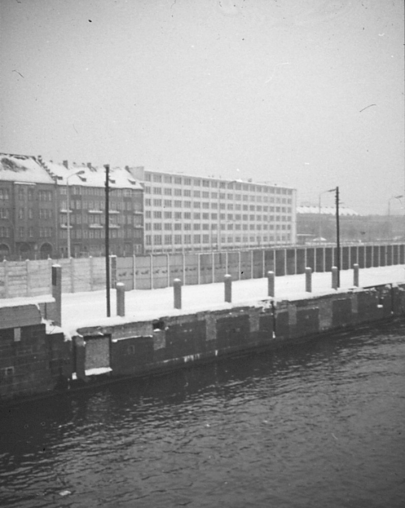 Berlin, ca. 1968 – Der Grenzstreifen an der Mühlenstraße (Fotograf: Wolfgang Böttger)