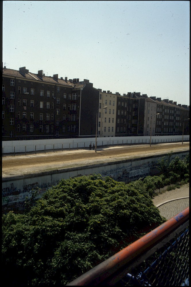 Berlin, ca. 1985 – Grenzstreifen zwischen Schwedter und Wolliner Straße (Fotograf: Uwe Viedt)