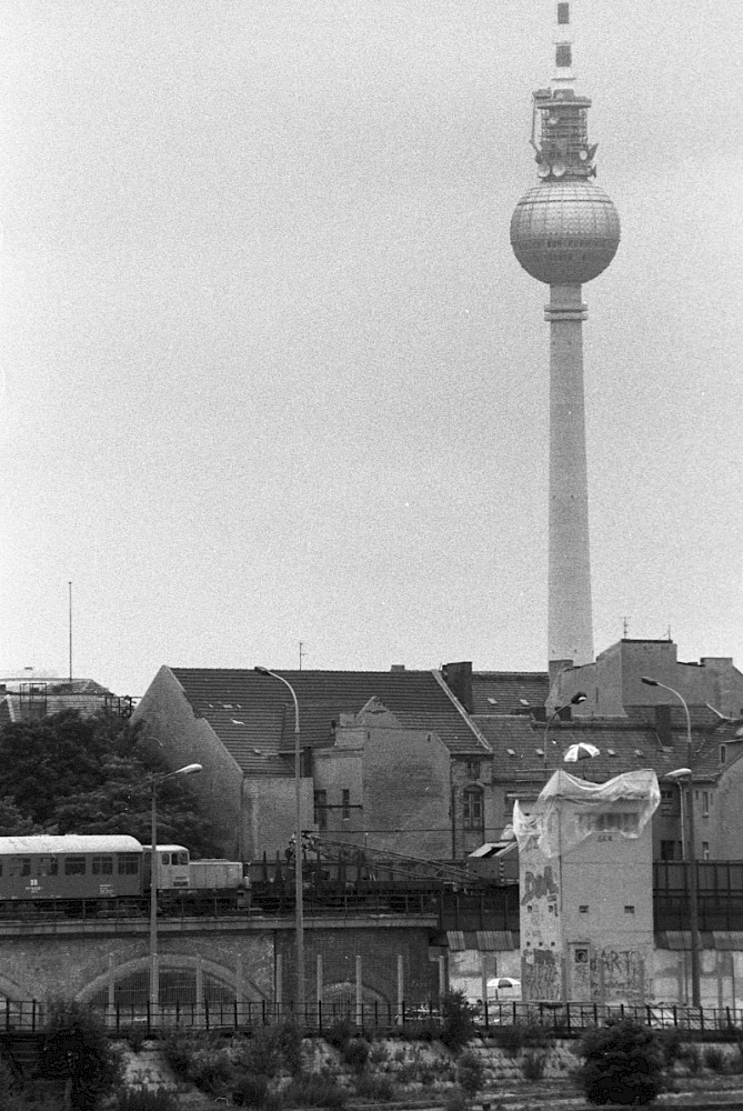 Berlin, 18. Juni 1990 – Grenzanlagen am Alexanderufer/Kapelle-Ufer (Fotograf: Detlef Machmüller)