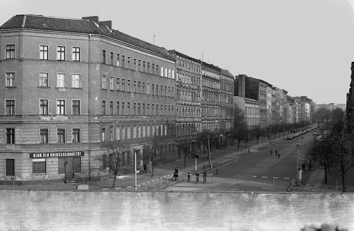 Berlin, ca. 1977 – Grenzanlagen an der Oderberger Straße (Fotograf: Detlef Machmüller)
