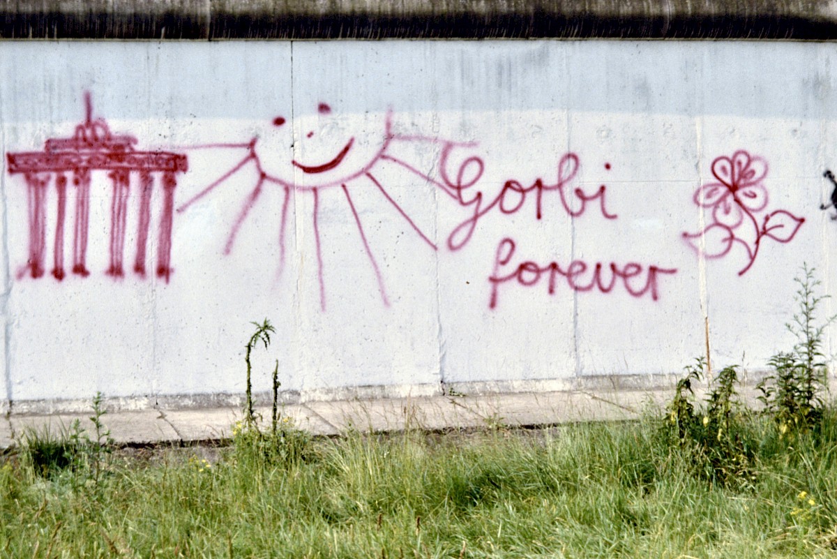 Berlin, 1989 – Graffito auf der Grenzmauer 75 an der Harzer Straße (Fotograf: Detlef Gallinge)