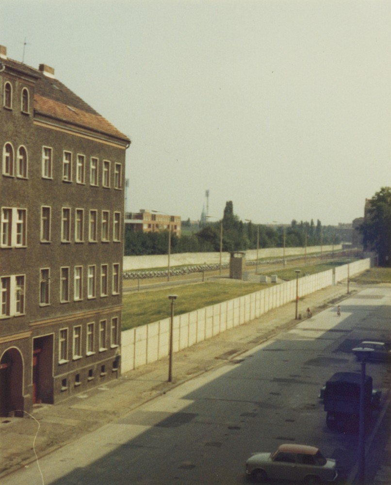 Berlin, Juli 1978 – Ostansicht des Grenzstreifens an der Schönholzer Straße (Fotograf: Beate Tietze-Feldkamp)