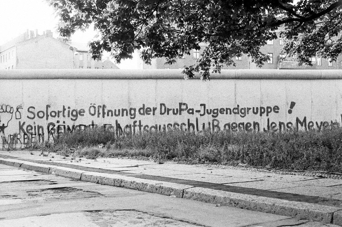 Berlin, ca. 1978 – Graffiti an der Grenzmauer in der Waldemarstraße (Fotograf: Heinz Jura)