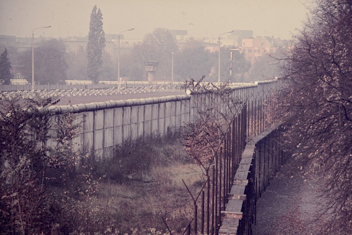 Berlin, ca. 1976 – Grenzstreifen an der Gartenstraße (Fotograf: Conrad Bicker)