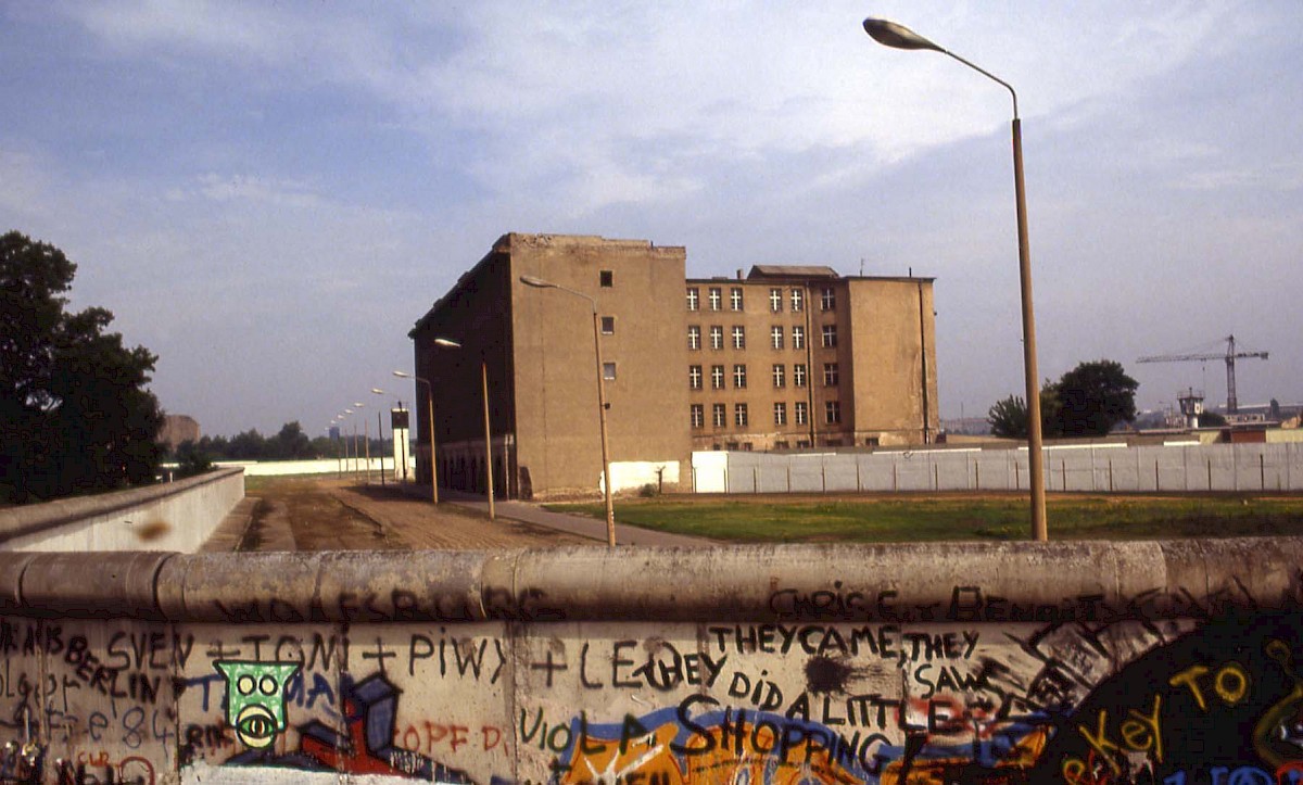 Berlin, 1990 – Grenzstreifen an der Stresemannstraße (Fotograf: )