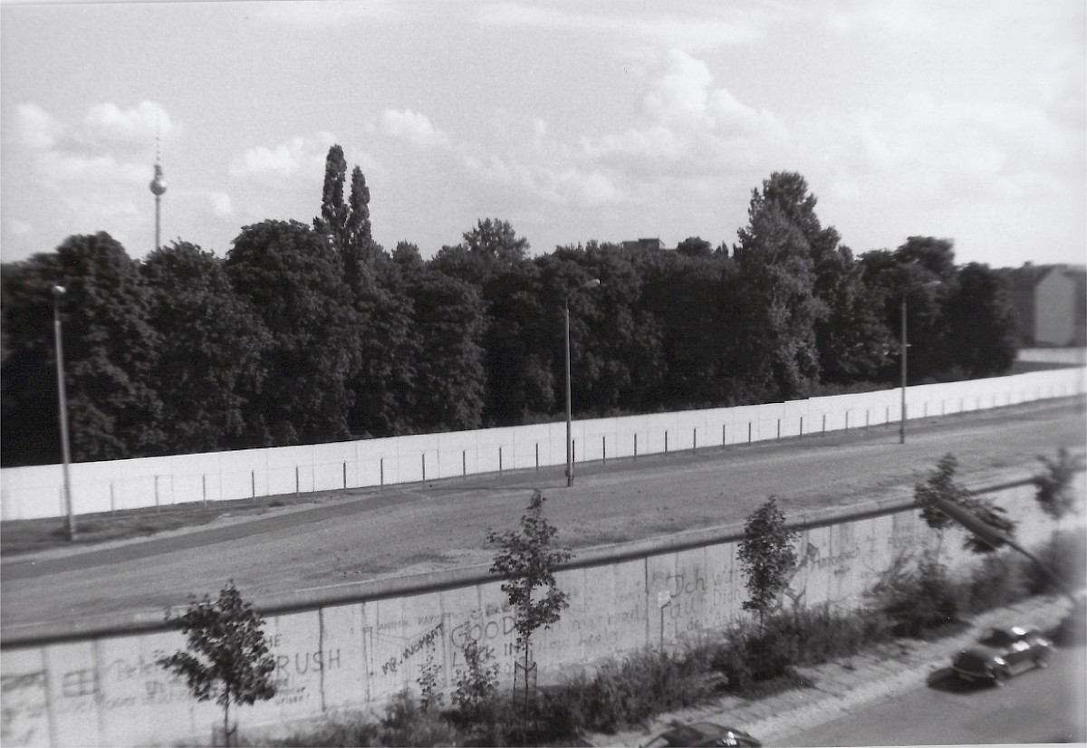 Berlin, ca. 1986 – Grenzstreifen an der Bernauer Straße/Ackerstraße (Fotograf: )